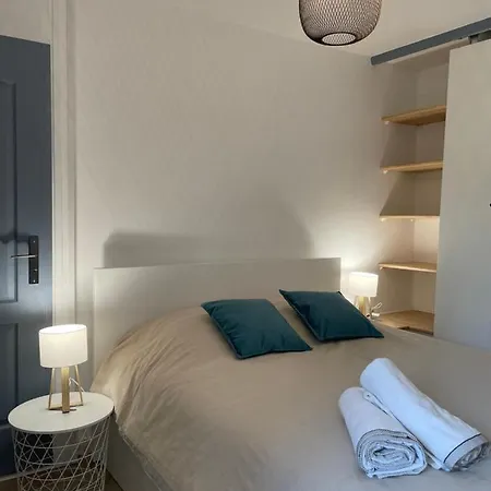 Bel T3 Au 1er Etage Avec Cour Interieure Au Rdc - Marie