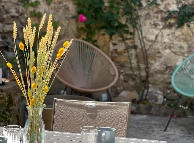 Bel T3 Au 1er Etage Avec Cour Interieure Au Rdc - Marie アパート Bagnères-de-Luchon