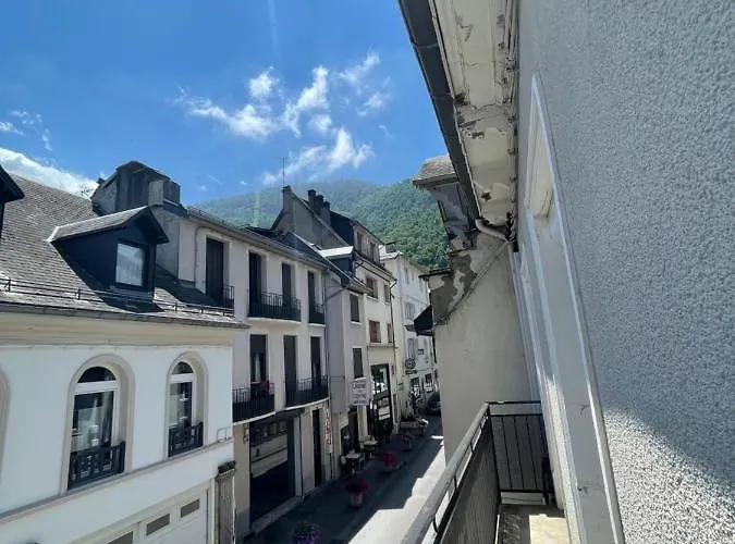 Bel T3 Au 1er Etage Avec Cour Interieure Au Rdc - Marie アパート Bagnères-de-Luchon