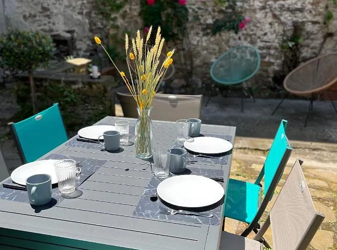 Bel T3 Au 1er Etage Avec Cour Interieure Au Rdc - Marie * Bagnères-de-Luchon