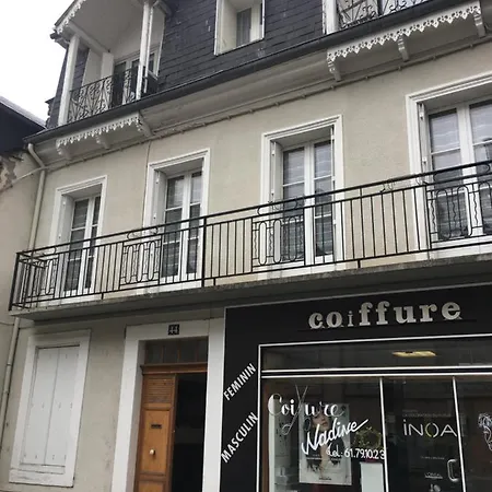 Bel T3 Au 1er Etage Avec Cour Interieure Au Rdc - Marie * Bagneres-de-Luchon