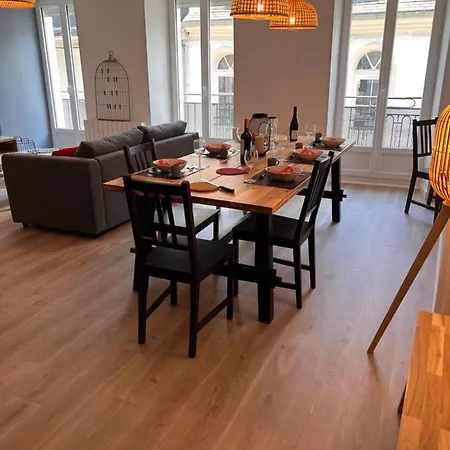 Bel T3 Au 1er Etage Avec Cour Interieure Au Rdc - Marie