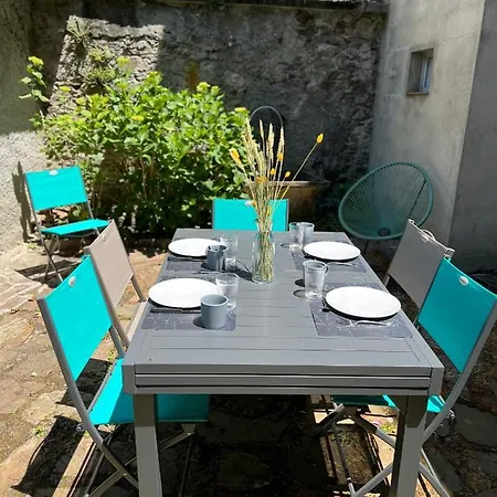 아파트 Bel T3 Au 1er Etage Avec Cour Interieure Au Rdc - Marie