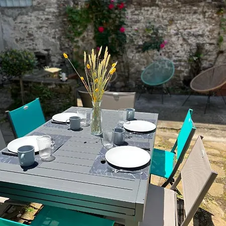 Bel T3 Au 1er Etage Avec Cour Interieure Au Rdc - Marie * Bagneres-de-Luchon